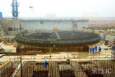 다롄大连 인근에 건설중인 세계 최대 규모의 홍옌허红沿河 핵발전소. 참고로 지진대 위에 있다