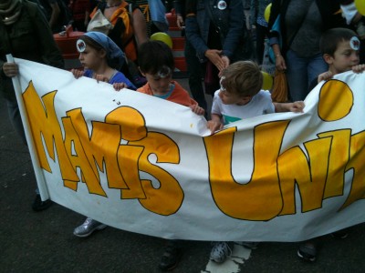 엄마들의 단결, 아이들의 행진 