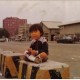 주변사람들의 추측과는 다르게 도시에서 나고 도시를 떠난 삶을 한 번도 살아보지 못한 도시토박이 _서울 용산역 광장 / 1980